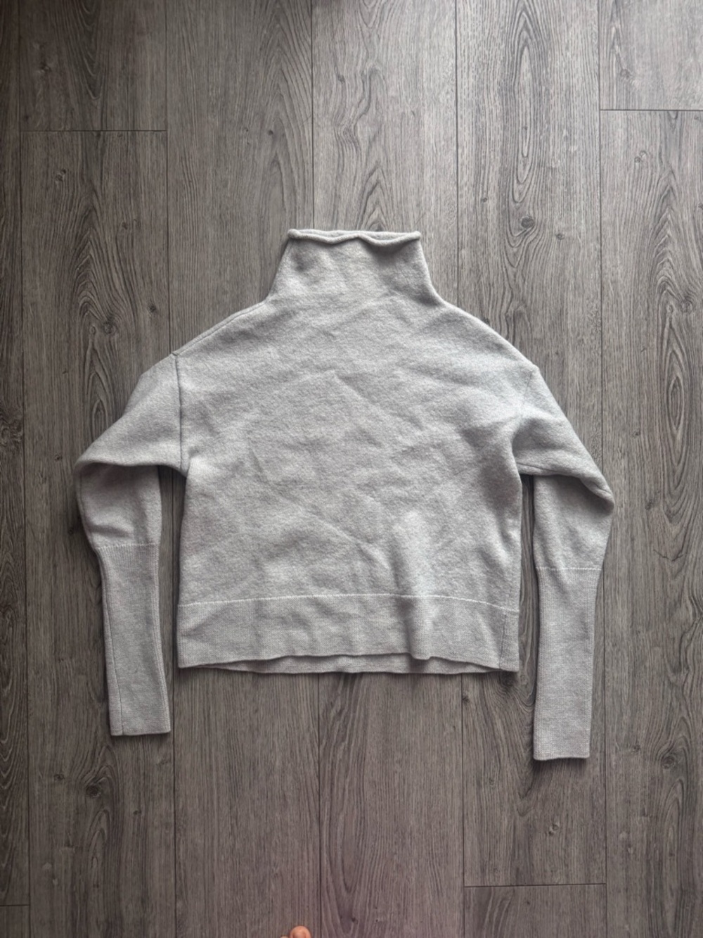 Light Gray Turtleneck Women's size s (17)